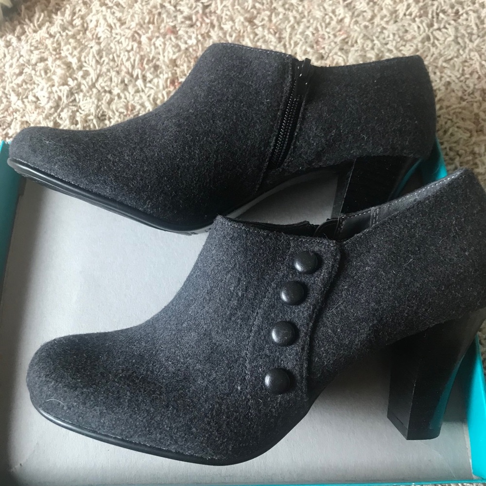 Women’s grey booties
